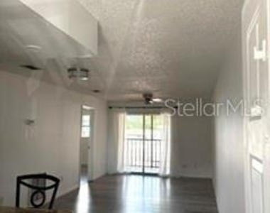 3802 N Oak Drive - Photo Thumbnail 6
