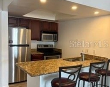 3802 N Oak Drive - Photo Thumbnail 8