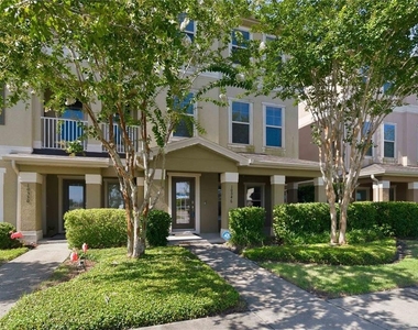 10546 Green Ivy Lane - Photo Thumbnail 2