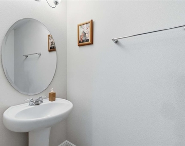10546 Green Ivy Lane - Photo Thumbnail 11