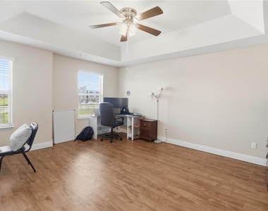 10546 Green Ivy Lane - Photo Thumbnail 32