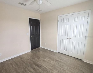 4903 Rockvale Drive - Photo Thumbnail 12
