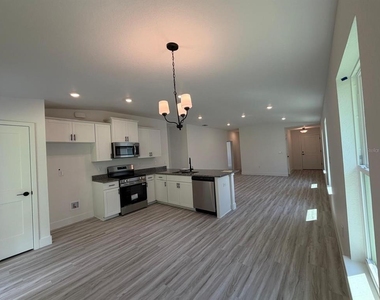 2230 Nw 23rd Loop - Photo Thumbnail 2