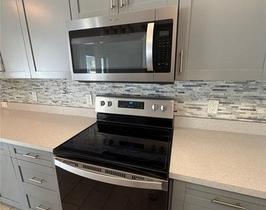10024 Sw 73rd Terrace - Photo Thumbnail 9
