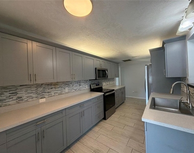 10024 Sw 73rd Terrace - Photo Thumbnail 8