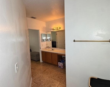 607 Maricopa Drive - Photo Thumbnail 8