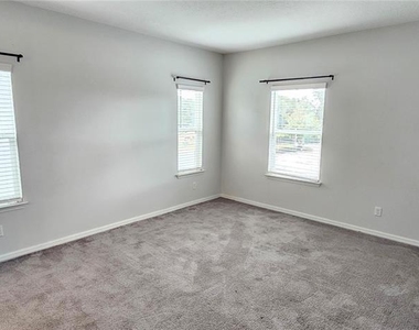 202 Aberdeen Street - Photo Thumbnail 10