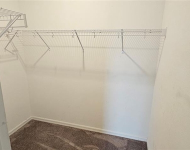 202 Aberdeen Street - Photo Thumbnail 16