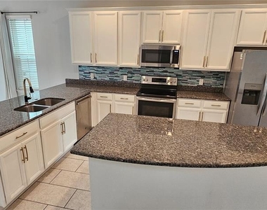 202 Aberdeen Street - Photo Thumbnail 1