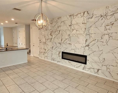 202 Aberdeen Street - Photo Thumbnail 2