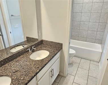 202 Aberdeen Street - Photo Thumbnail 17