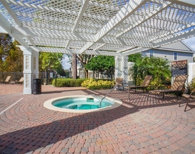 405 Southern Pecan Circle - Photo Thumbnail 15