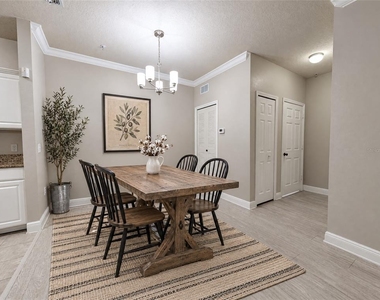 405 Southern Pecan Circle - Photo Thumbnail 5