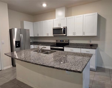 1410 Isleta Loop - Photo Thumbnail 5