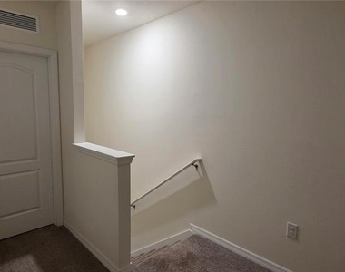 1410 Isleta Loop - Photo Thumbnail 14