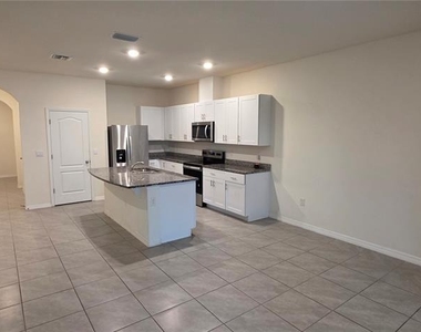 1410 Isleta Loop - Photo Thumbnail 4