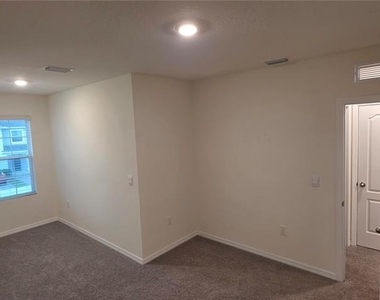 1410 Isleta Loop - Photo Thumbnail 9