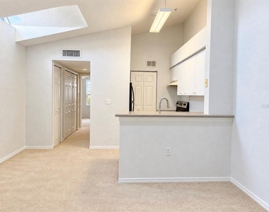 2302 Midtown Terrace - Photo Thumbnail 9