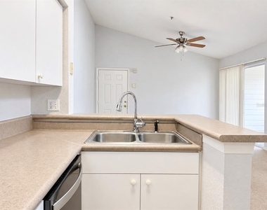 2302 Midtown Terrace - Photo Thumbnail 5