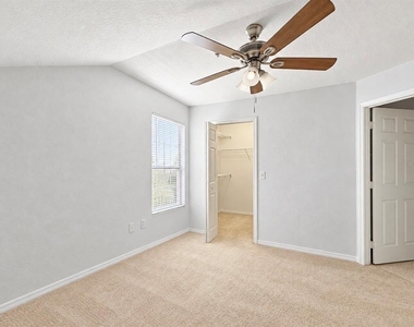 2302 Midtown Terrace - Photo Thumbnail 3