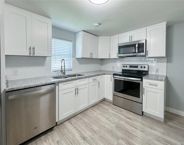634 Foster Avenue - Photo Thumbnail 5