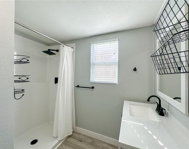 634 Foster Avenue - Photo Thumbnail 17