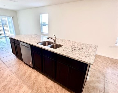 1020 Chasetree Lane - Photo Thumbnail 7