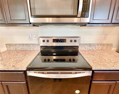 1020 Chasetree Lane - Photo Thumbnail 10