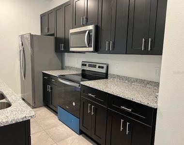 2343 W Swanson Drive - Photo Thumbnail 4