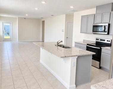 1011 Bear Hammock Drive - Photo Thumbnail 3