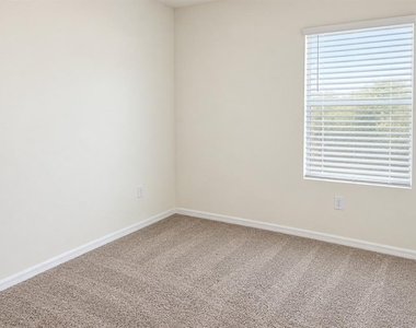 1011 Bear Hammock Drive - Photo Thumbnail 9