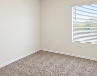 1011 Bear Hammock Drive - Photo Thumbnail 5