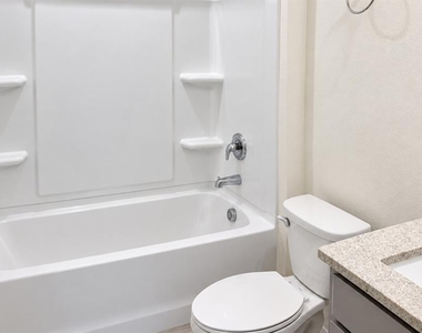 1011 Bear Hammock Drive - Photo Thumbnail 15