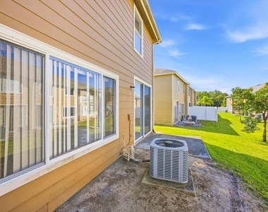 207 Australian Way - Photo Thumbnail 20