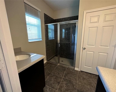 1448 Cabot Drive - Photo Thumbnail 10