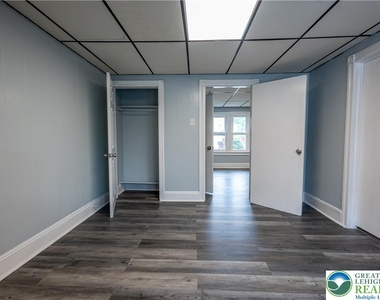 739 Broadway - Photo Thumbnail 34
