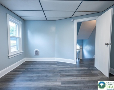739 Broadway - Photo Thumbnail 26