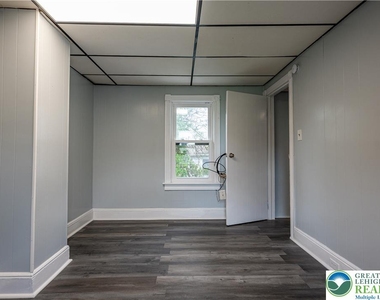 739 Broadway - Photo Thumbnail 44