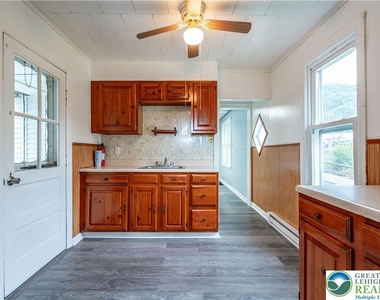 739 Broadway - Photo Thumbnail 19