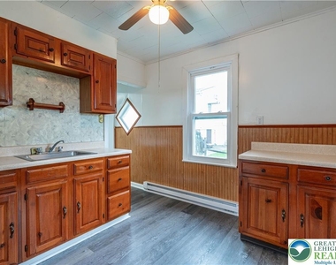 739 Broadway - Photo Thumbnail 18