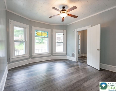 739 Broadway - Photo Thumbnail 6