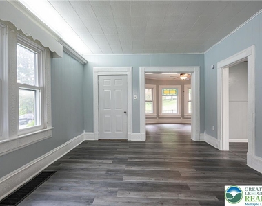 739 Broadway - Photo Thumbnail 10