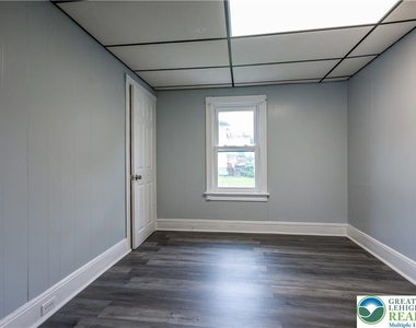 739 Broadway - Photo Thumbnail 45