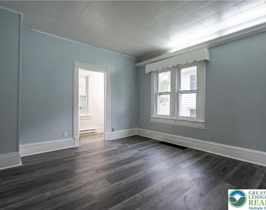 739 Broadway - Photo Thumbnail 12