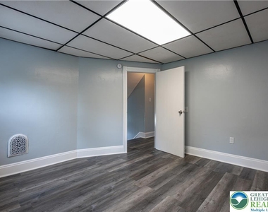 739 Broadway - Photo Thumbnail 27