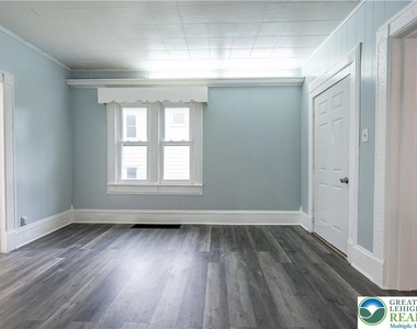 739 Broadway - Photo Thumbnail 9