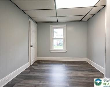 739 Broadway - Photo Thumbnail 40