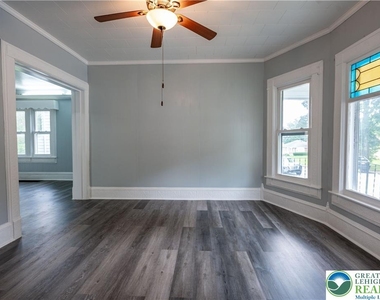 739 Broadway - Photo Thumbnail 4