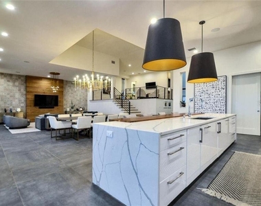 588 Riviera Drive - Photo Thumbnail 6