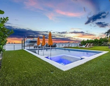 588 Riviera Drive - Photo Thumbnail 3